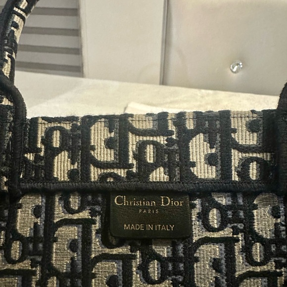 Christian Dior Medium Book Tote - Picture 4 of 8